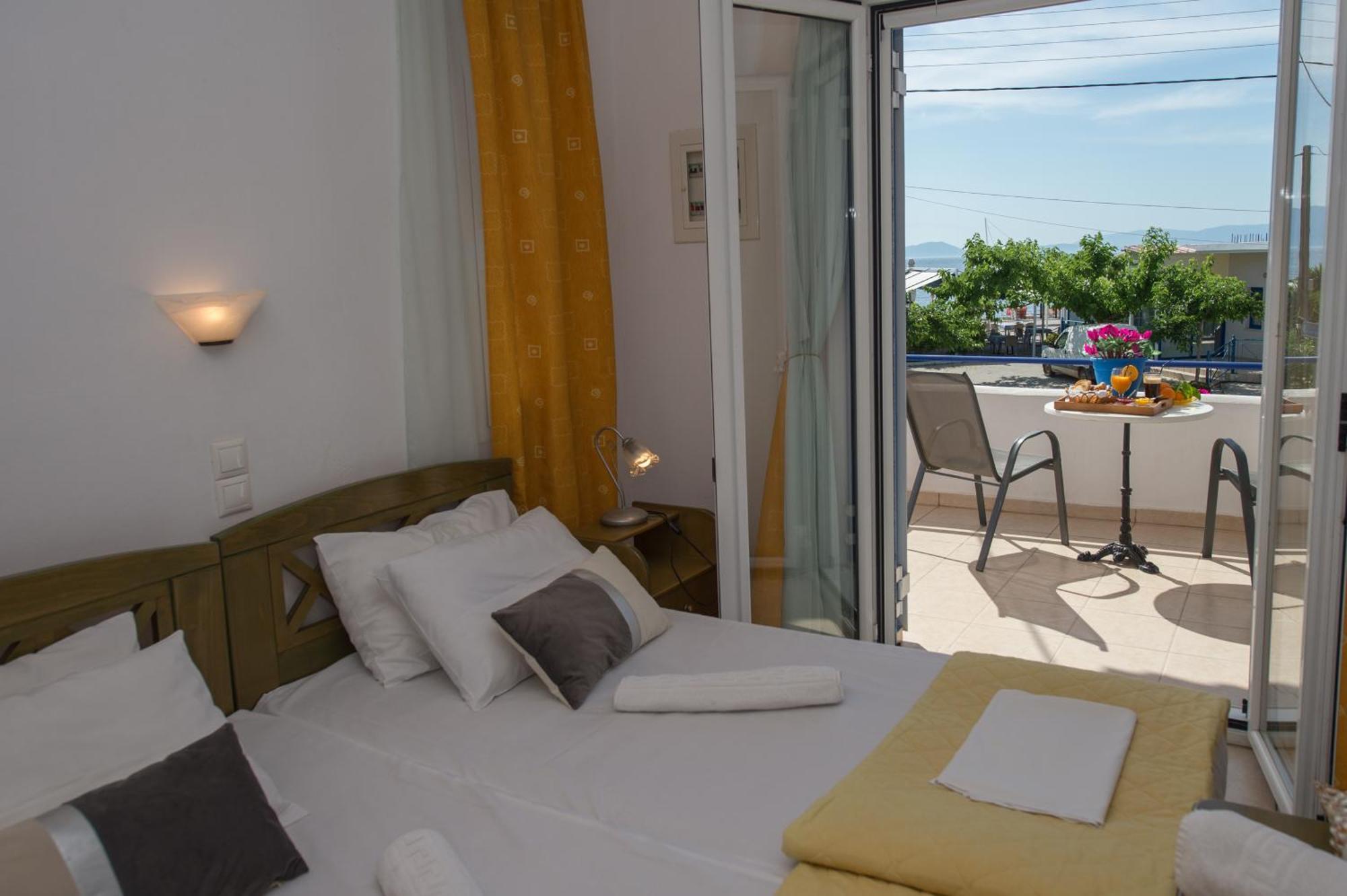 Hotel Avra Nea Epidhavros Exteriör bild
