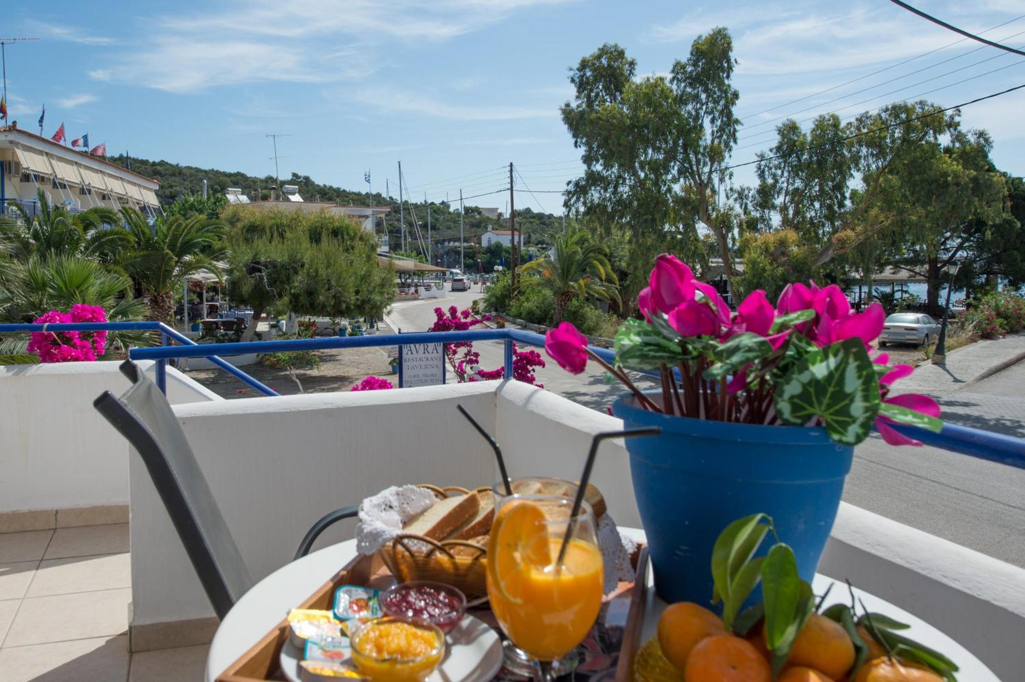 Hotel Avra Nea Epidhavros Exteriör bild